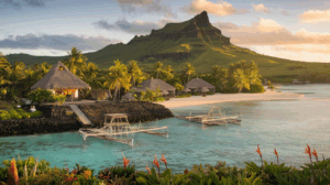 Panorama mystique de Raiatea montrant le marae Taputapuatea, les lagons turquoise et le mont Temehani dans une lumière dorée spirituelle